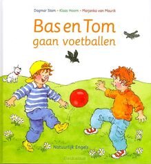 bas-en-tom-gaan-voetballen