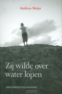 zij-wilde-over-water-lopen